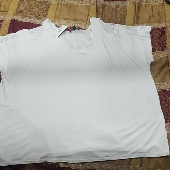 Shirt - Picture 4 of 4